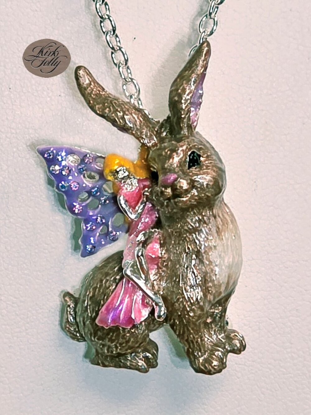 𝑲𝒊𝒓𝒌𝒔 𝑭𝒐𝒍𝒍𝒚 Fairyland Bunny Pin Pendant with Silvertone Necklace NEW